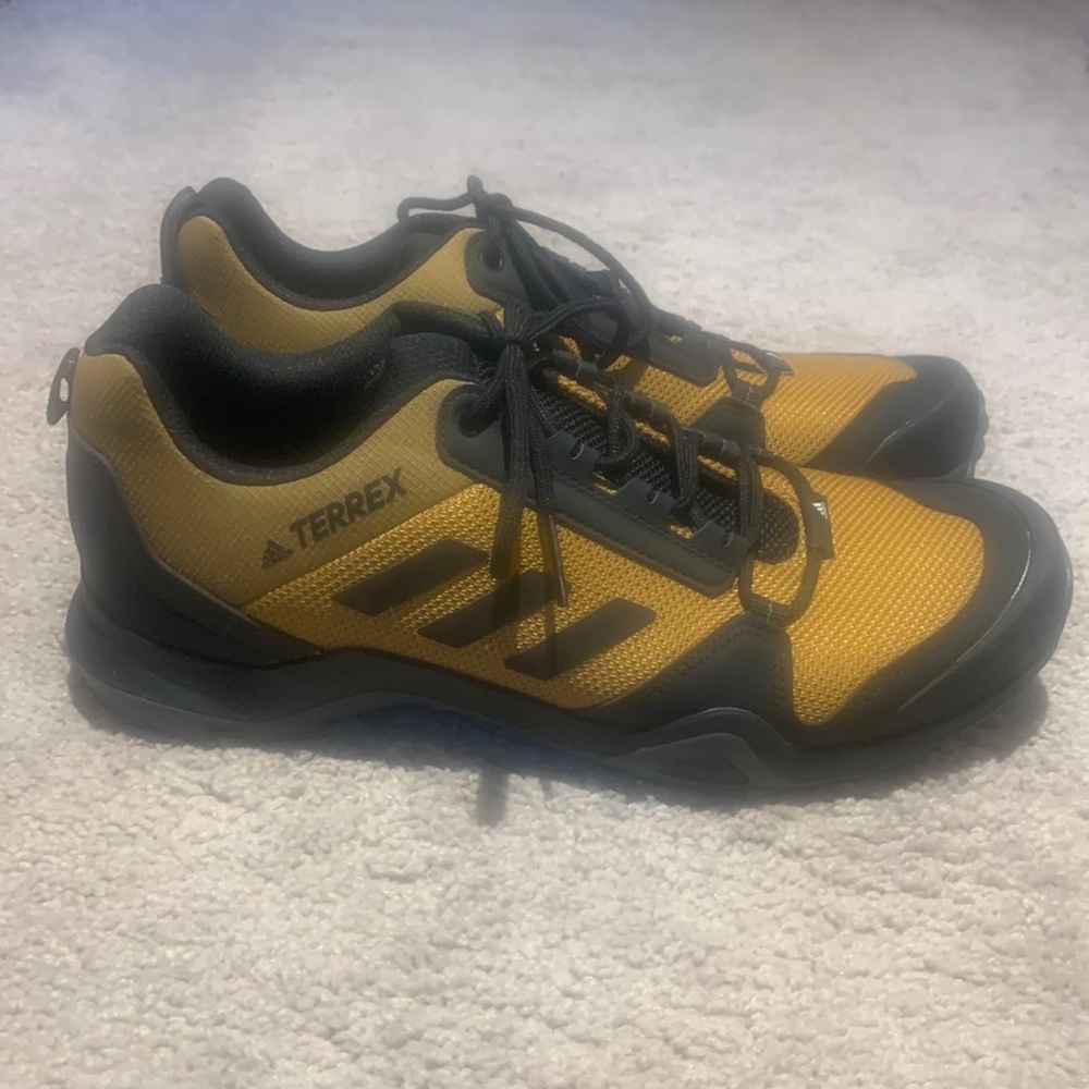 EUC mens adidas terrex continental hiking shoes.